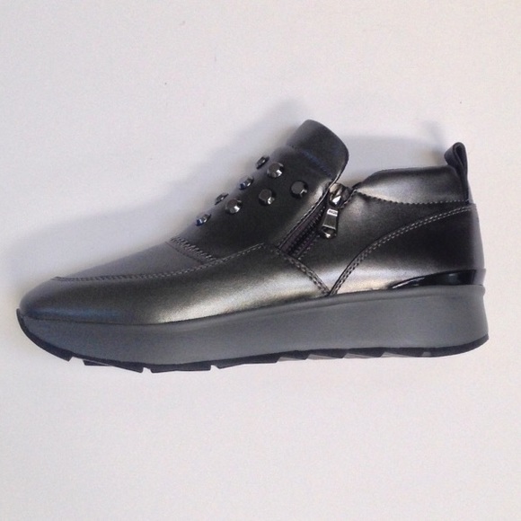 Geox Shoes - 🎁 NWOB Geox Respira Sneakers 🎁
